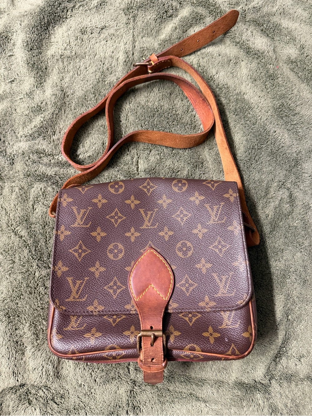 Authentic! Louis Vuitton Monogram Canvas Crossbody with Tan Trim